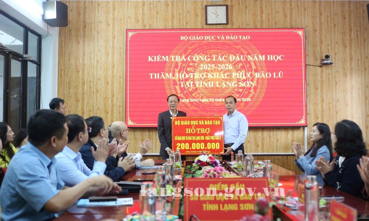 Đoàn công tác Bộ Giáo dục và Đào tạo kiểm tra công tác đầu năm học tại Sở Giáo dục và Đào tạo
