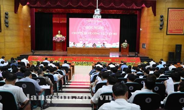 Hội nghị cán bộ chủ chốt của tỉnh (bước 2)