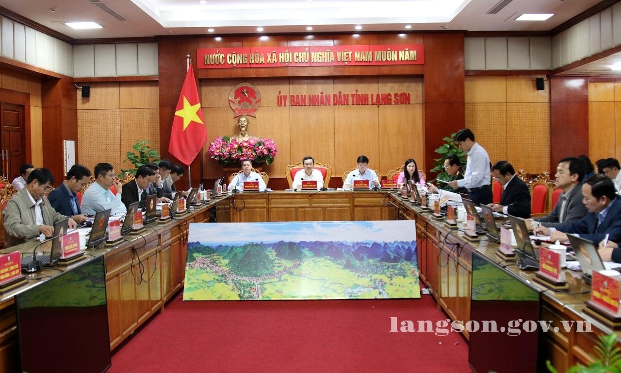 UBND tỉnh họp thường kỳ tháng 11/2025 (phiên thứ hai)