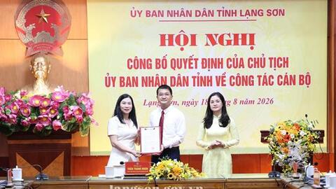 Công bố Quyết định của Chủ tịch UBND tỉnh bổ nhiệm chức vụ Giám đốc, Phó Giám đốc Sở Nội vụ