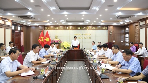 Họp xem xét đề xuất triển khai dự án xây dựng tháp vọng cảnh bên bờ sông Kỳ Cùng
