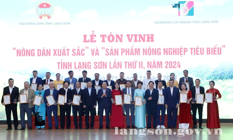 Hội Nông dân tỉnh tổ chức Lễ tôn vinh nông dân xuất sắc và sản phẩm nông nghiệp tiêu biểu năm 2024