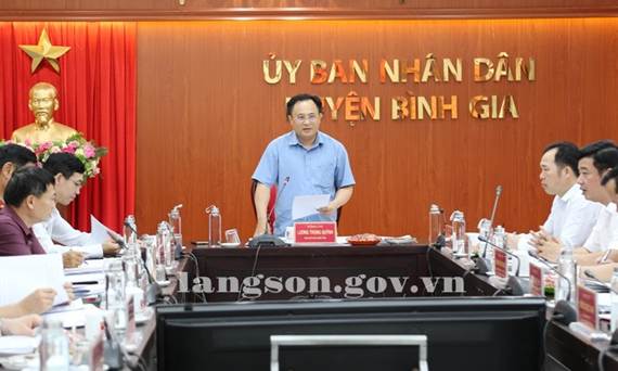 Đồng chí Lương Trọng Quỳnh, Phó Chủ tịch UBND tỉnh kiểm tra tình hình triển khai kế hoạch phát triển kinh tế - xã hội tại huyện Bình Gia
