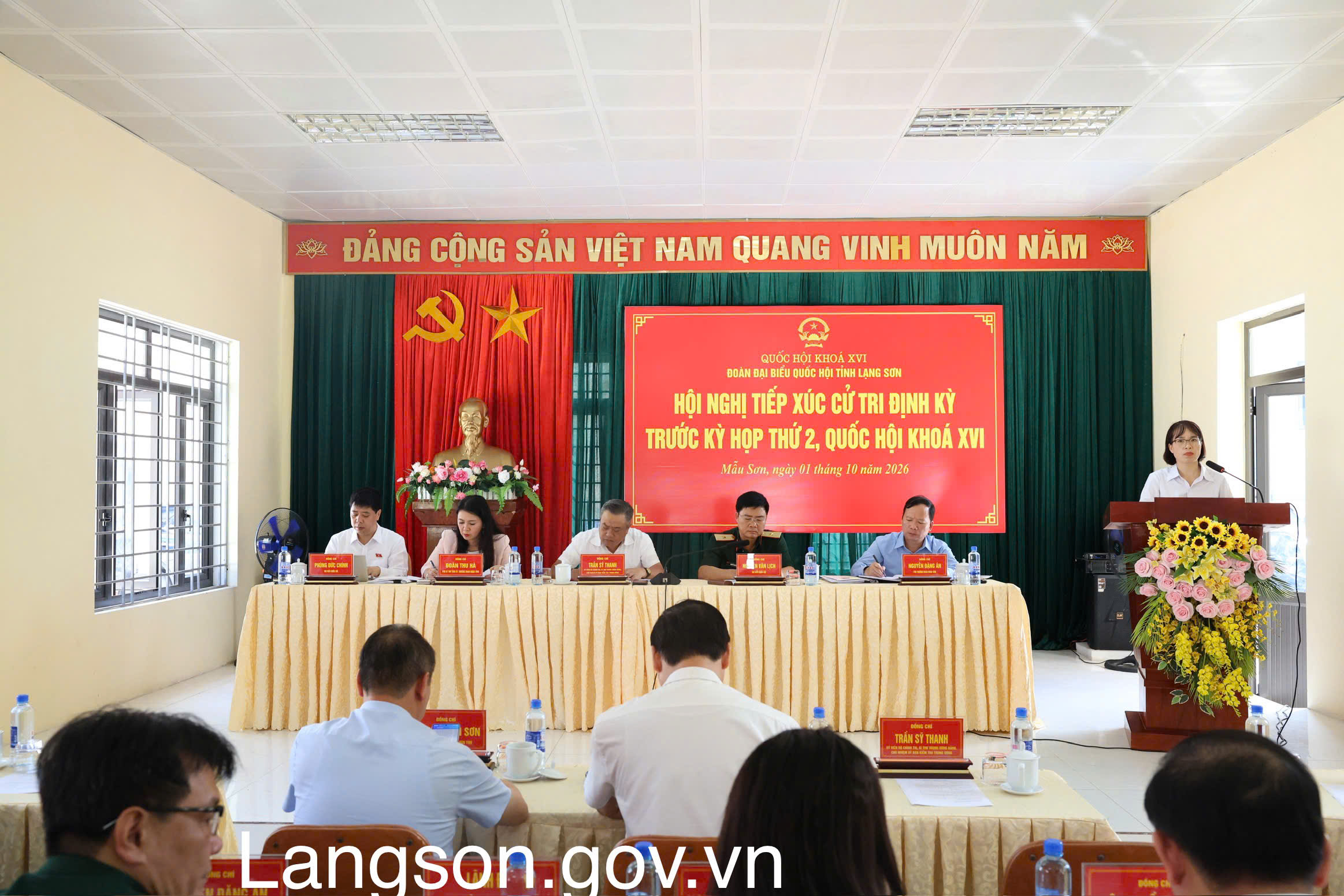 Đoàn đại biểu Quốc hội tỉnh tiếp xúc cử tri trước kỳ họp thứ hai, Quốc hội khóa XVI tại xã Mẫu Sơn