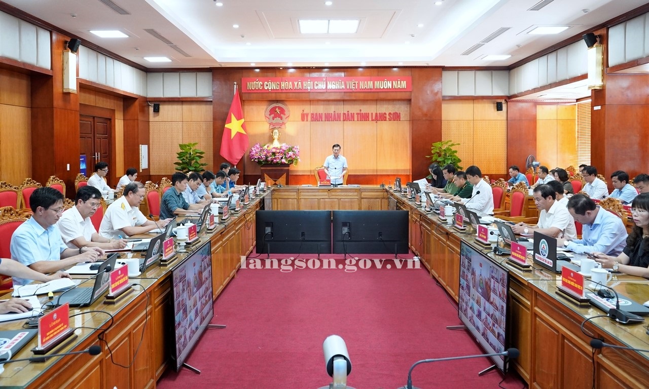 Họp Tổ công tác đánh giá kết quả thực hiện kịch bản tăng trưởng kinh tế 6 tháng cuối năm 2026, kỳ tháng 9