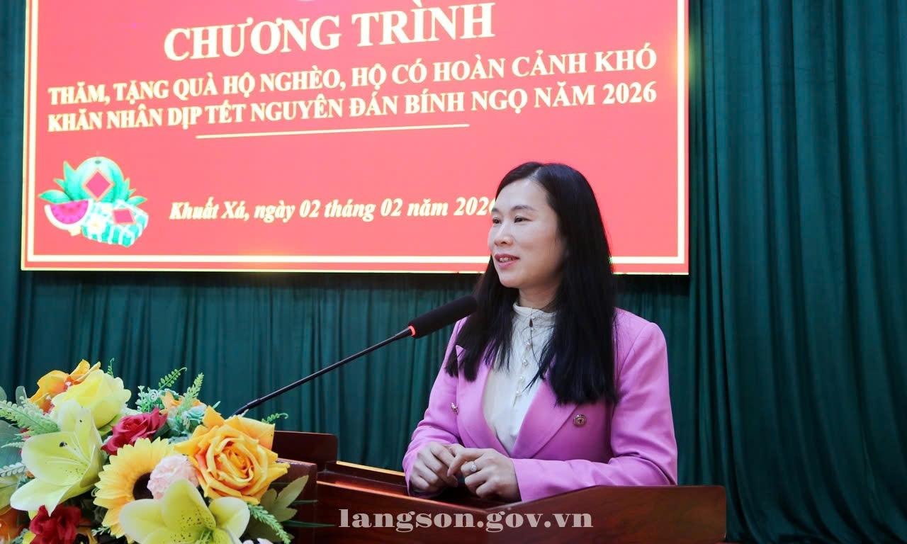 Đồng chí Trần Thanh Nhàn, Phó Chủ tịch UBND tỉnh thăm, tặng quà hộ nghèo, hộ có hoàn cảnh khó khăn nhân dịp Tết Nguyên đán tại xã Khuất Xá và xã Mẫu Sơn