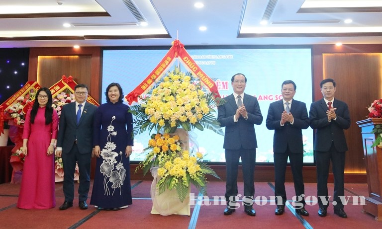 Đồng chí Dương Xuân Huyên, Phó Chủ tịch Thường trực UBND tỉnh dự Kỷ niệm 20 năm thành lập Sở Ngoại vụ
