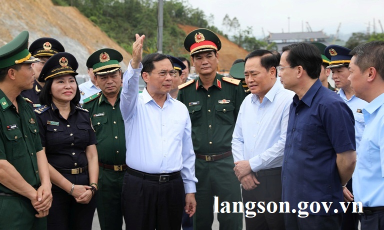 Phó Thủ tướng Chính phủ Bùi Thanh Sơn kiểm tra, làm việc với tỉnh Lạng Sơn về công tác phòng chống buôn lậu, gian lận thương mại