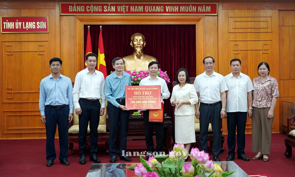 Lạng Sơn tiếp nhận kinh phí ủng hộ Nhân dân bị thiệt hại do thiên tai trên địa bàn tỉnh